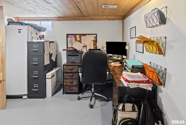 $215,000 | 7302 Hoffman Road, Centralia, IL 62801