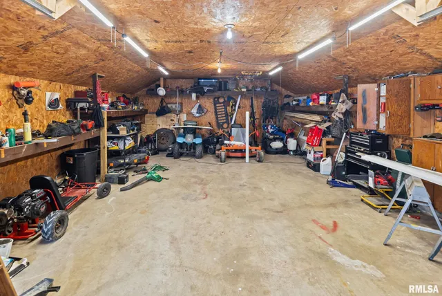 $215,000 | 7302 Hoffman Road, Centralia, IL 62801