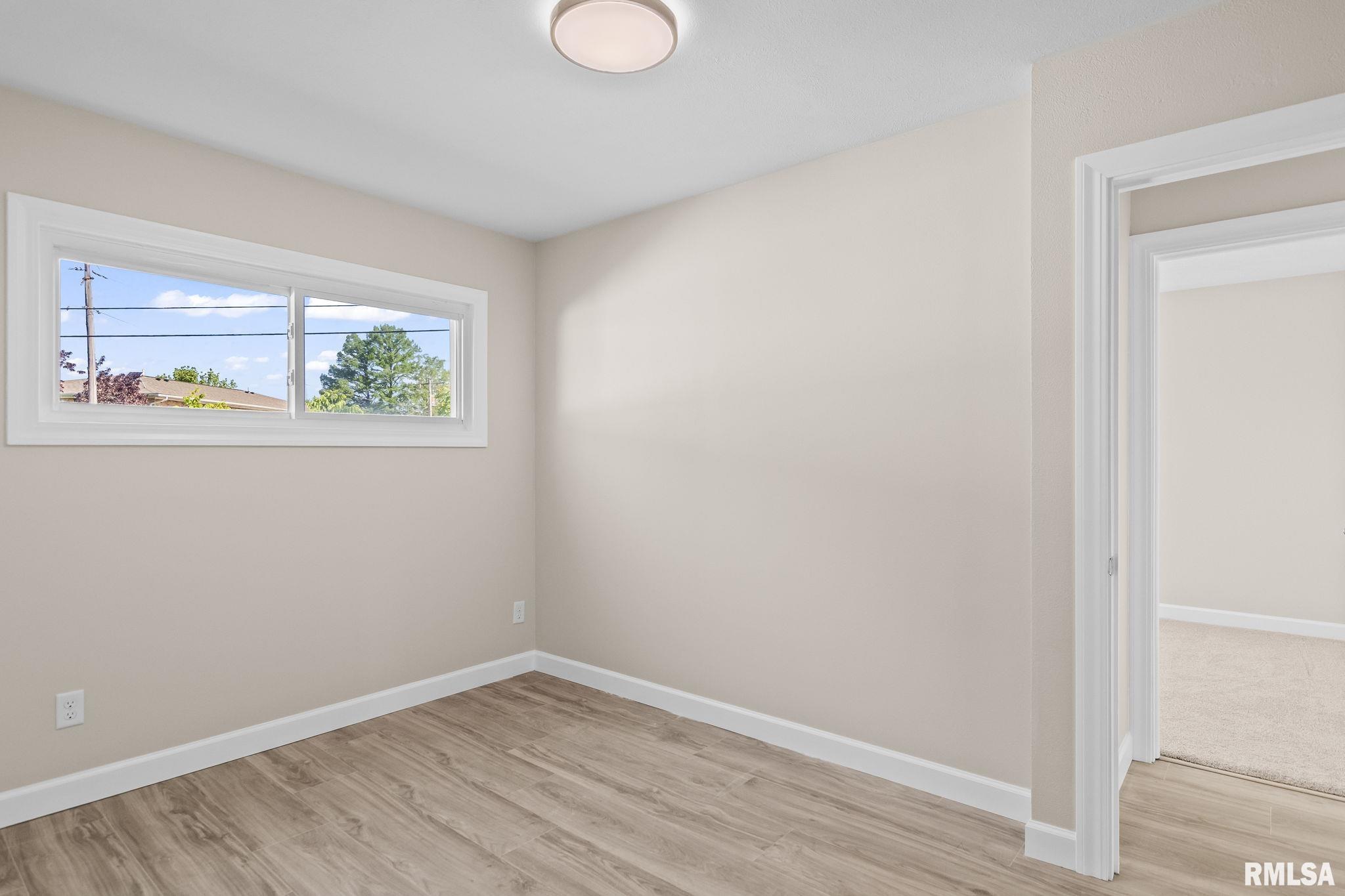 6 Evergreen Court Springfield, IL 62704 - Photo 24 of 32