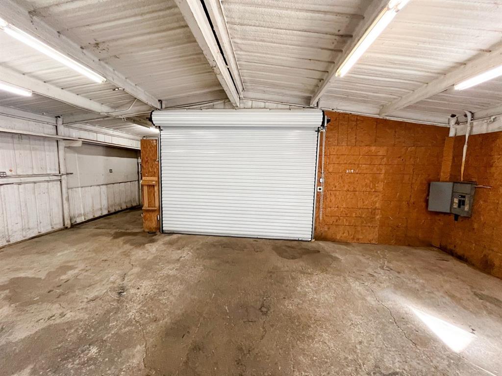 206 East 3rd Street Tolar, TX 76476 - Photo 20 of 21 a view of a garage