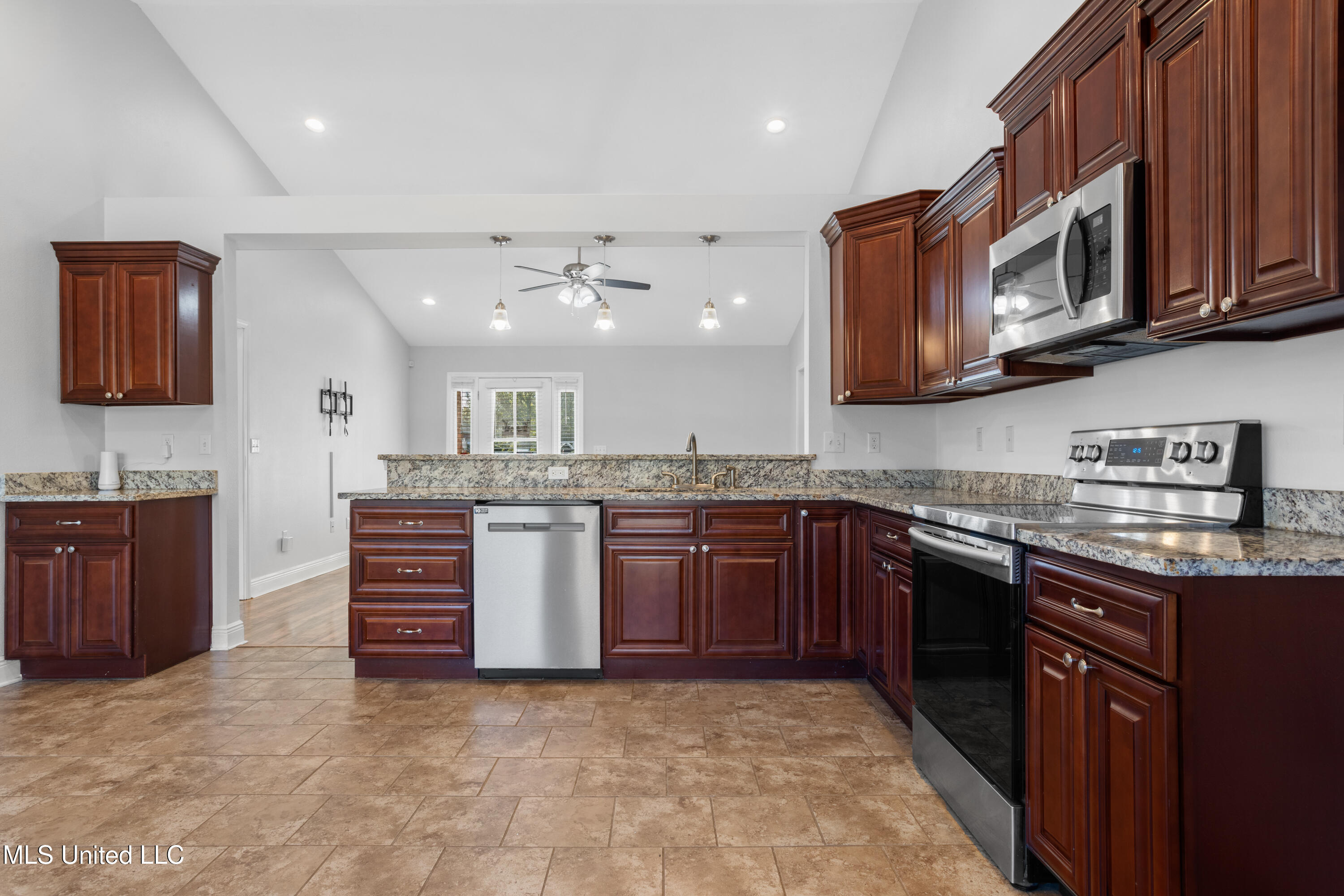 20320 Gordon Street Saucier, MS 39574 - Photo 9 of 24 0011 (5)