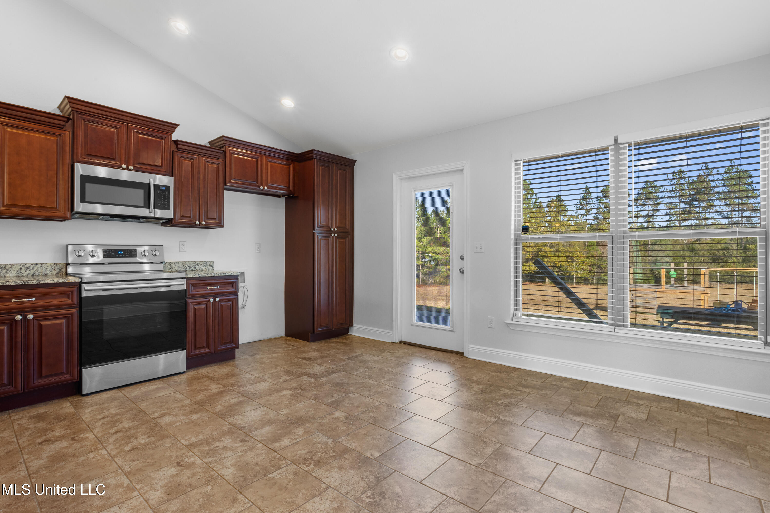 20320 Gordon Street Saucier, MS 39574 - Photo 10 of 24 0012 (4)