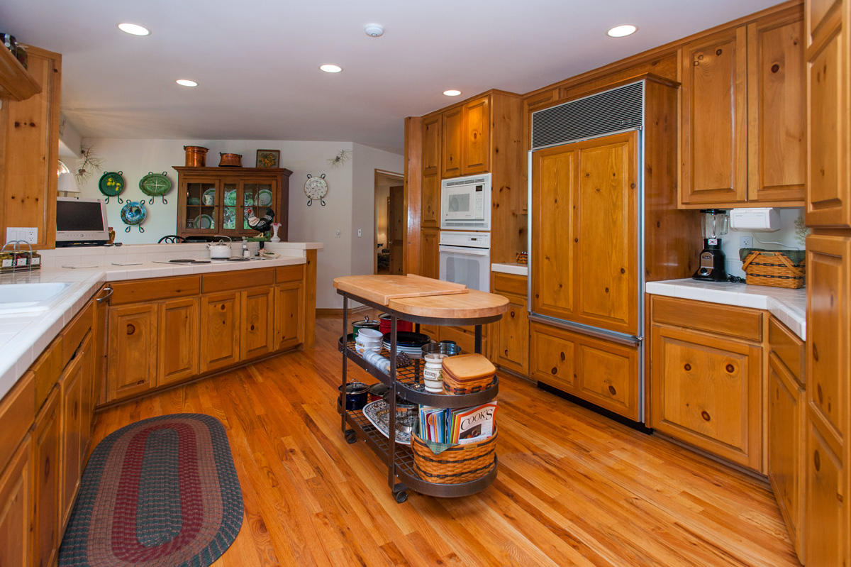 449-3744 Griffiths Spring Flagstaff, AZ 86005 - Photo 22 of 26 Kitchen