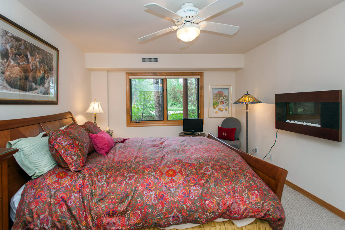 449-3744 Griffiths Spring Flagstaff, AZ 86005 - Photo 25 of 26 Guest Room