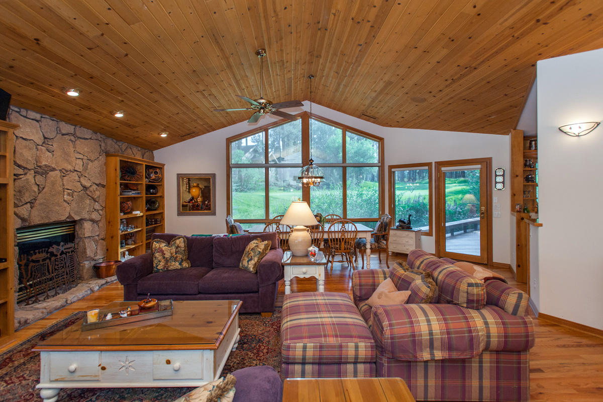 449-3744 Griffiths Spring Flagstaff, AZ 86005 - Photo 8 of 26 Great Room
