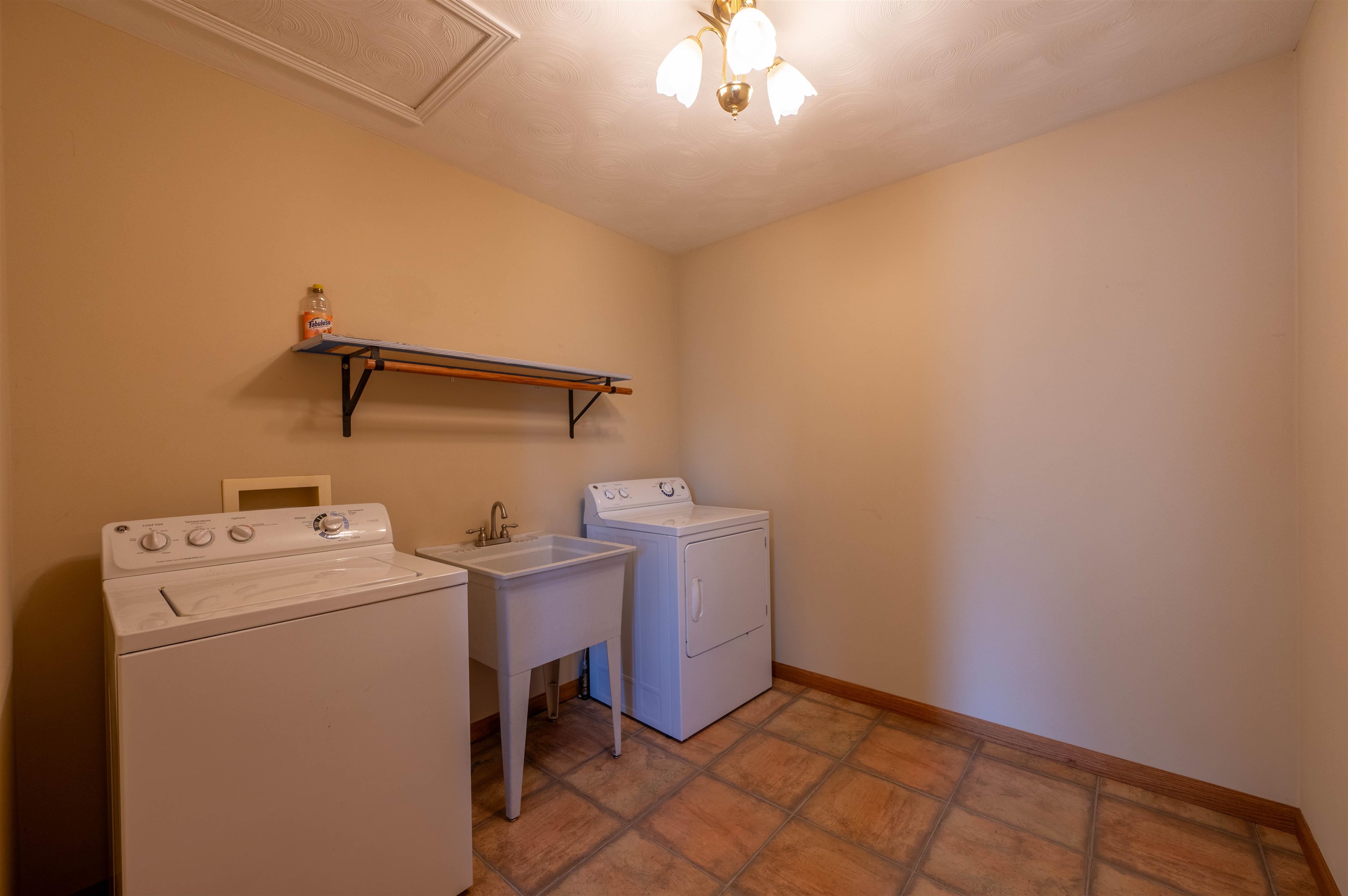 1018 Tee Street Dixon, IL 61021 - Photo 12 of 30 Gallery Image 12