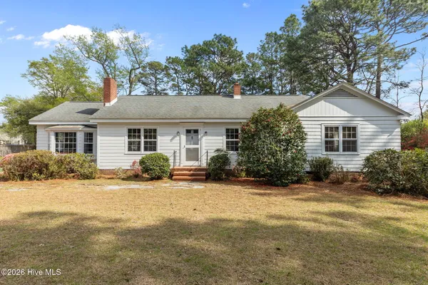 $2,250 | 1004 North Poplar Street, Aberdeen, NC 28315