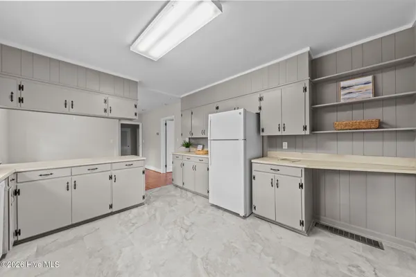 $2,250 | 1004 North Poplar Street, Aberdeen, NC 28315
