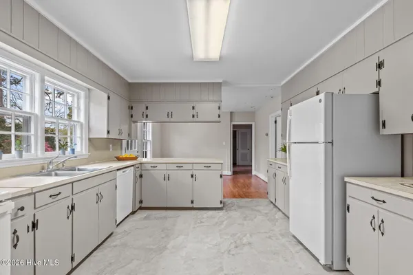 $2,250 | 1004 North Poplar Street, Aberdeen, NC 28315