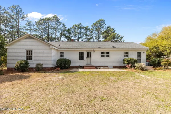 $2,250 | 1004 North Poplar Street, Aberdeen, NC 28315