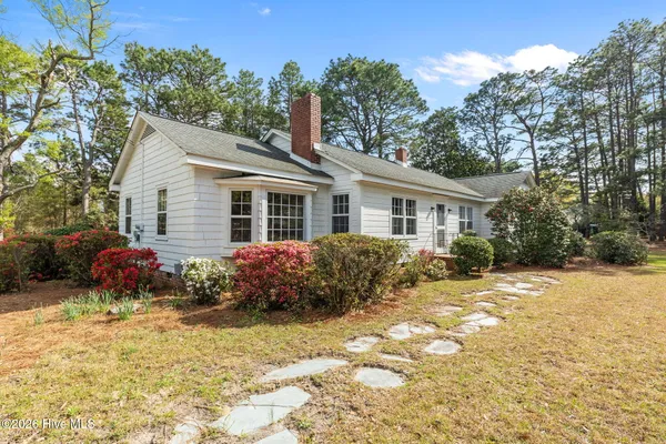 $2,250 | 1004 North Poplar Street, Aberdeen, NC 28315