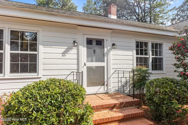 $2,250 | 1004 North Poplar Street, Aberdeen, NC 28315