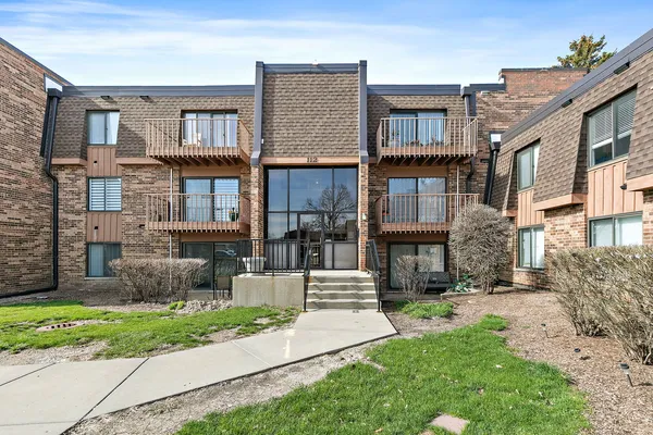 $185,000 | 112 Mullingar Court, Unit 1A, Schaumburg, IL 60193