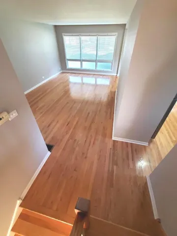 $2,800 | 2140 Eastview Drive, Des Plaines, IL 60018