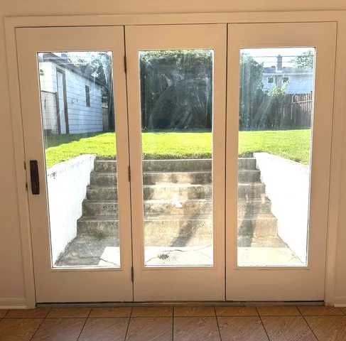 $2,800 | 2140 Eastview Drive, Des Plaines, IL 60018