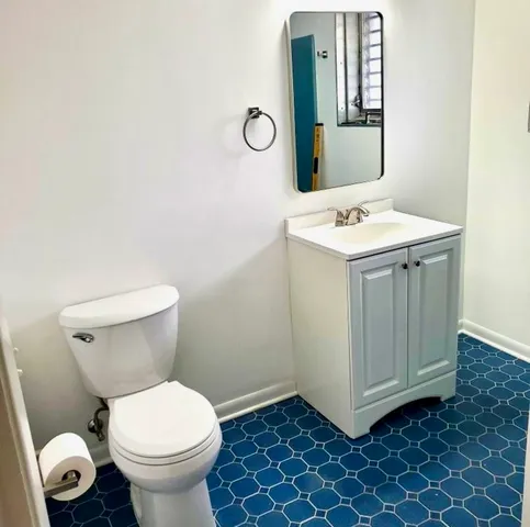 $2,800 | 2140 Eastview Drive, Des Plaines, IL 60018