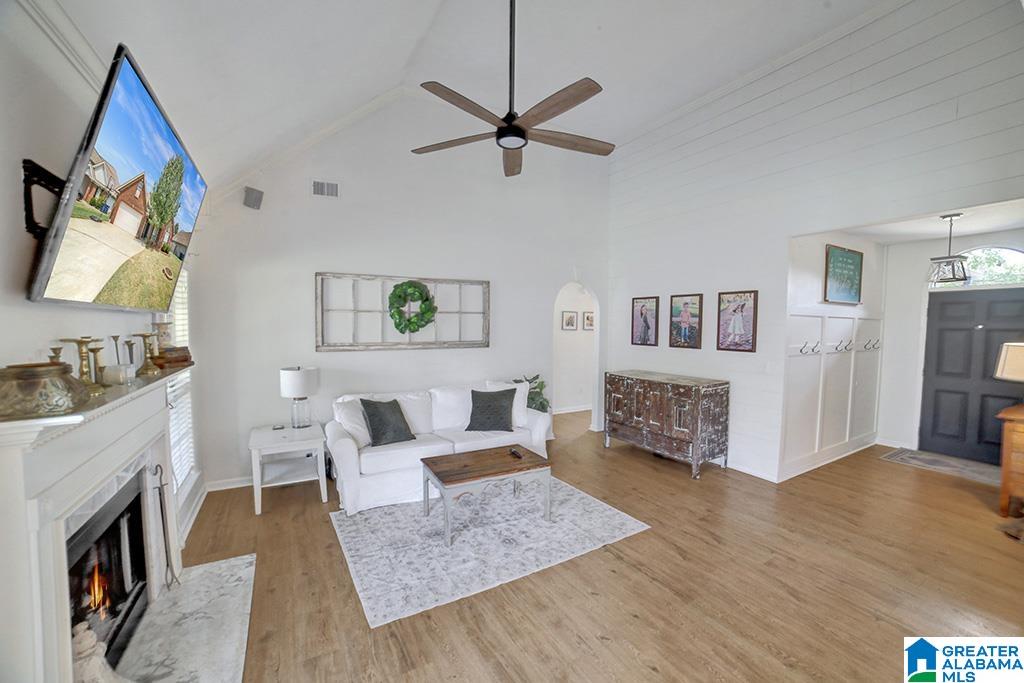 708 Barkley Circle Alabaster, AL 35007 - Photo 3 of 25