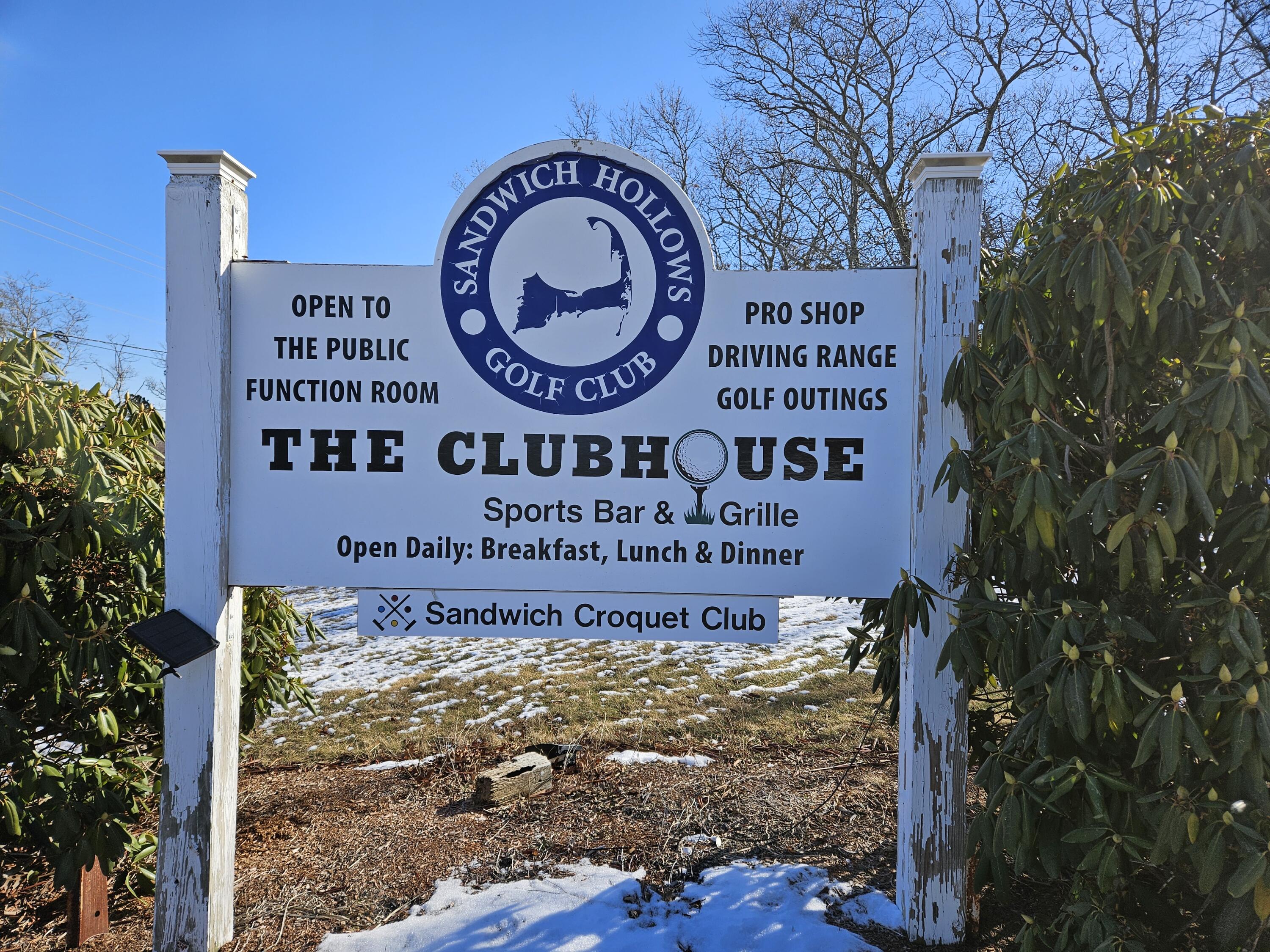 5 Fairfield Drive East Sandwich, MA 02537 - Photo 70 of 72 a sign on the side of a building