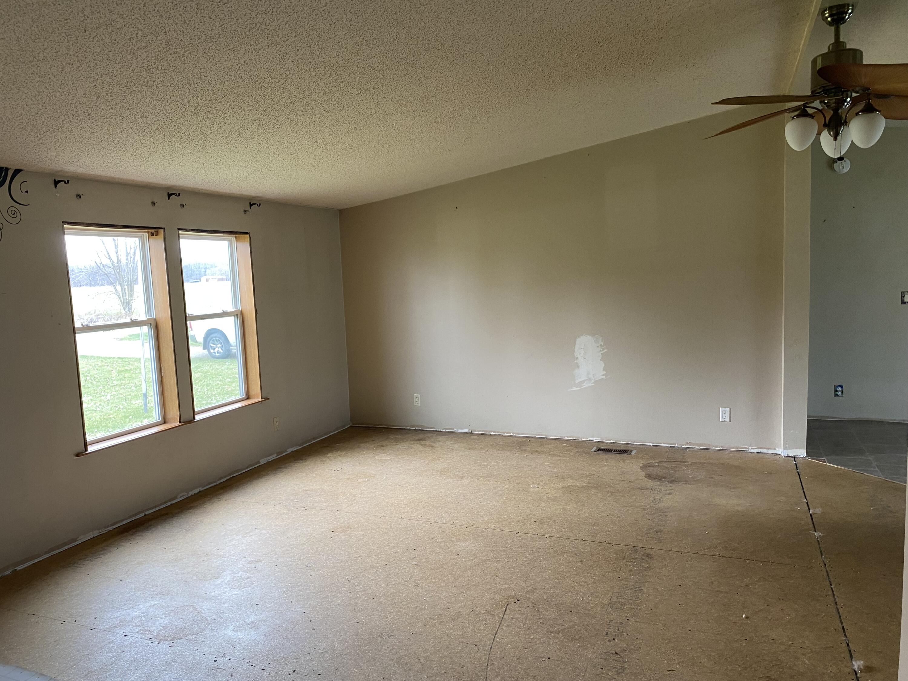 727 Clarendon Road Quincy, MI 49082 - Photo 17 of 22 IMG_2466