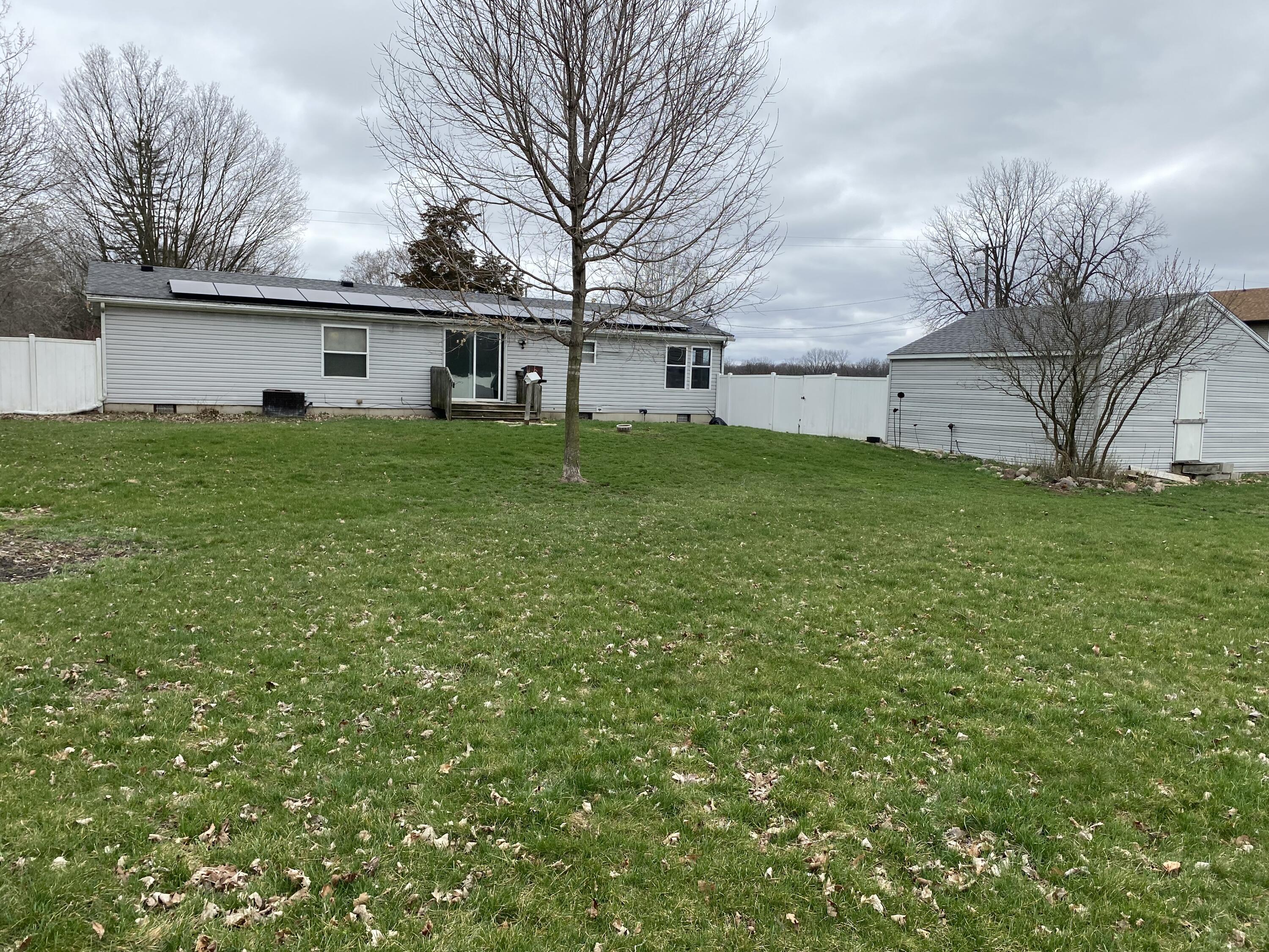 727 Clarendon Road Quincy, MI 49082 - Photo 10 of 22 IMG_2474