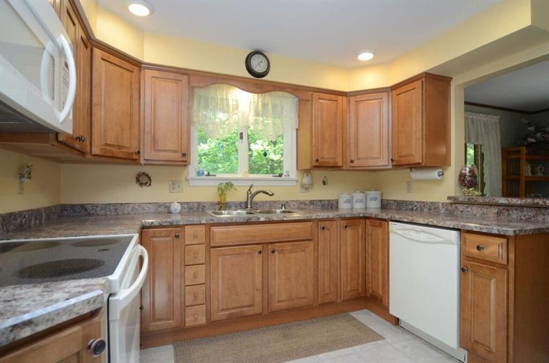 127 Dehaven Road Beaver Falls, PA 15010 - Photo 6 of 25