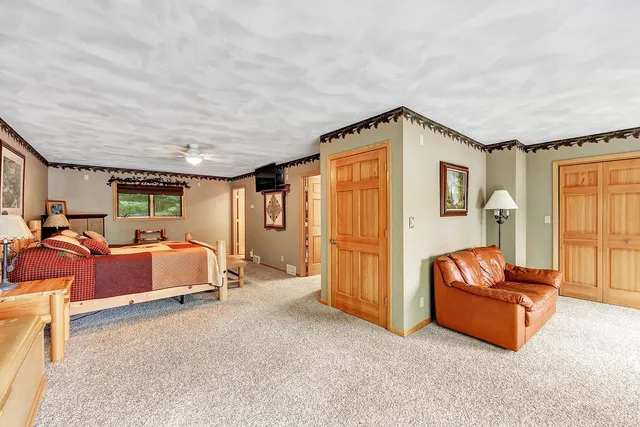 $899,900 | 17325 Woodhaven Lane, Townsend, WI 54175