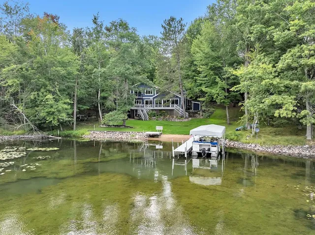 $899,900 | 17325 Woodhaven Lane, Townsend, WI 54175