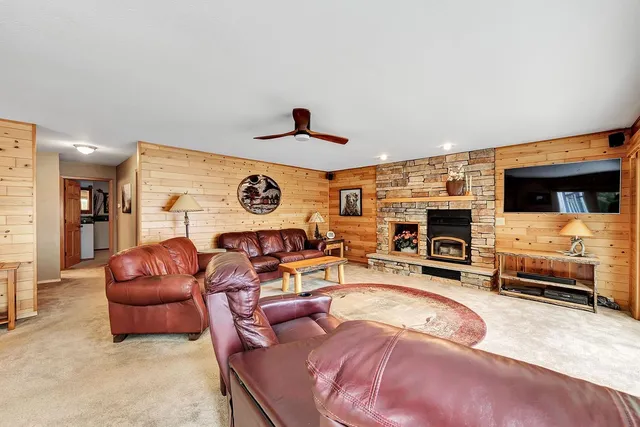 $899,900 | 17325 Woodhaven Lane, Townsend, WI 54175