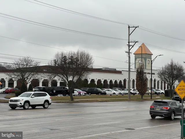 a view of a water fountain