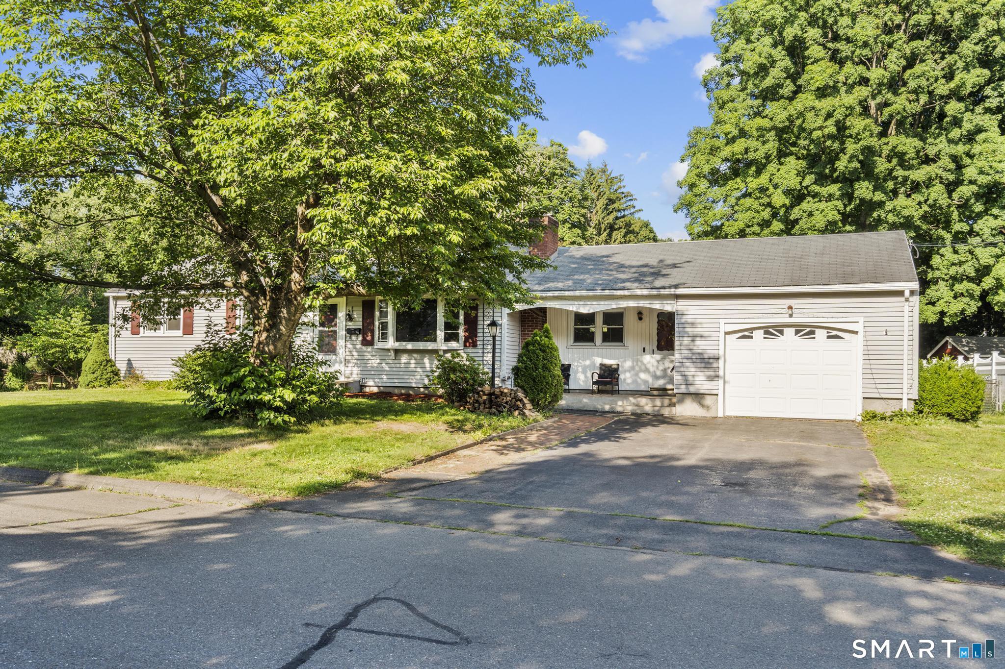 27 Allen Street Enfield, CT 06082 - Photo 1 of 32
