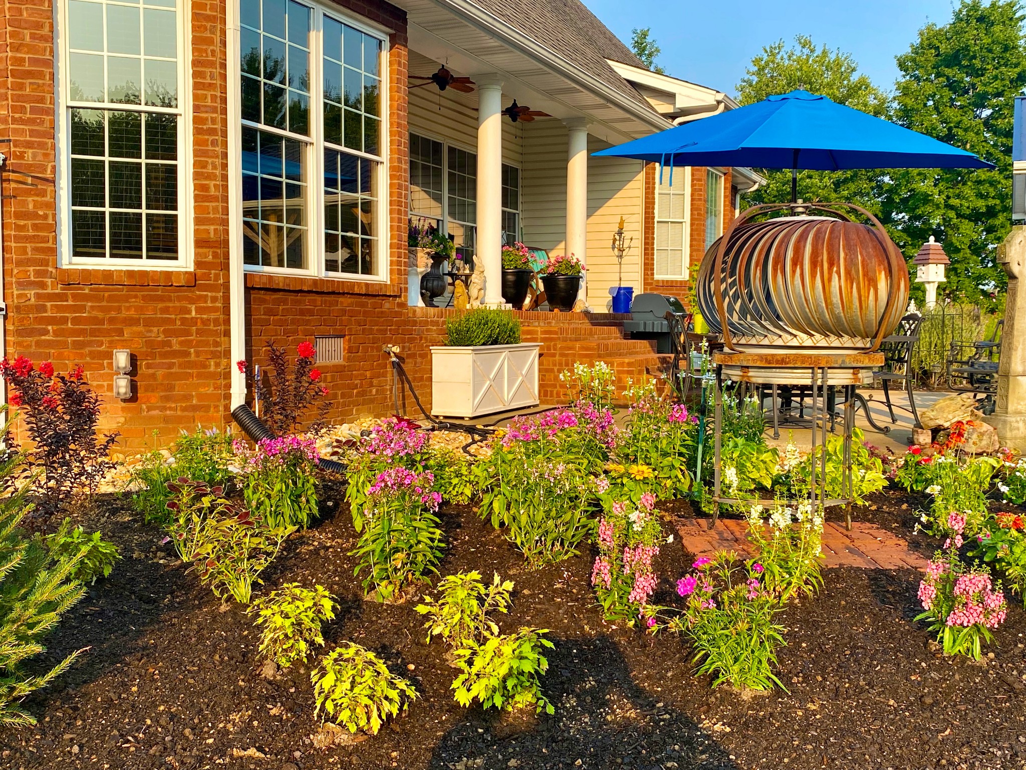 5704 Flewellyn Road Springfield, TN 37172 - Photo 4 of 34 a garden view with a seating space