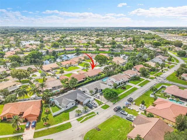 $730,000 | 5641 Thornbluff Avenue, Davie, FL 33331