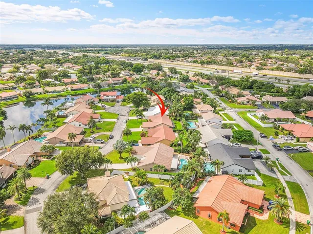 $730,000 | 5641 Thornbluff Avenue, Davie, FL 33331