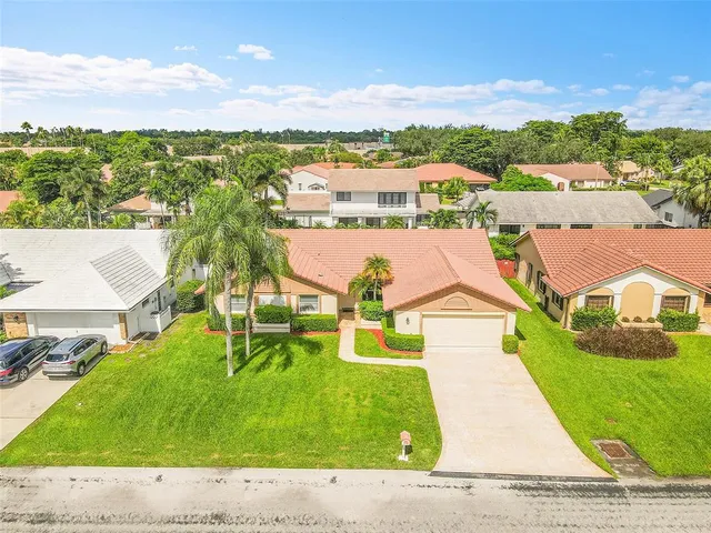 $730,000 | 5641 Thornbluff Avenue, Davie, FL 33331
