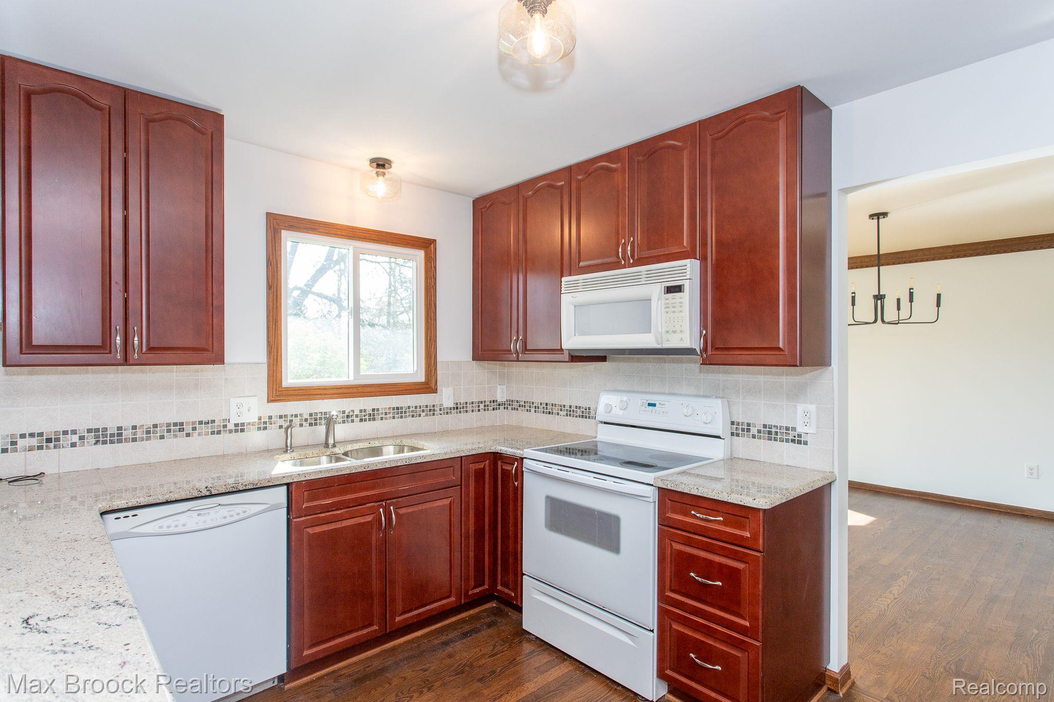 1772 North Kilburn Road Rochester, MI 48306 - Photo 10 of 49 Gallery Image 10