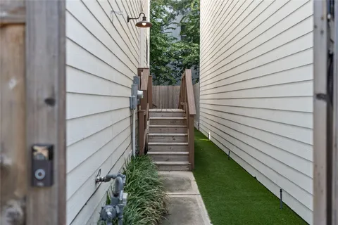 $535,000 | 2532 Ohsfeldt Street, Houston, TX 77008