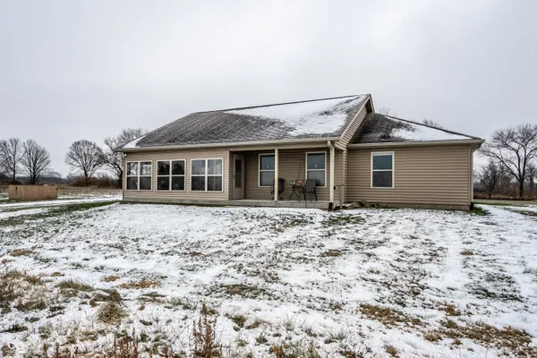 $425,000 | 6213 East US Highway 40, Greenfield, IN 46140