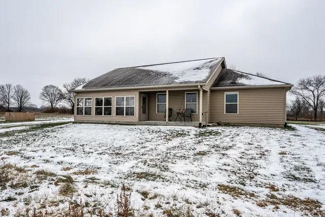 $425,000 | 6213 East US Highway 40, Greenfield, IN 46140