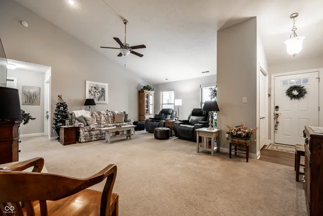 $425,000 | 6213 East US Highway 40, Greenfield, IN 46140