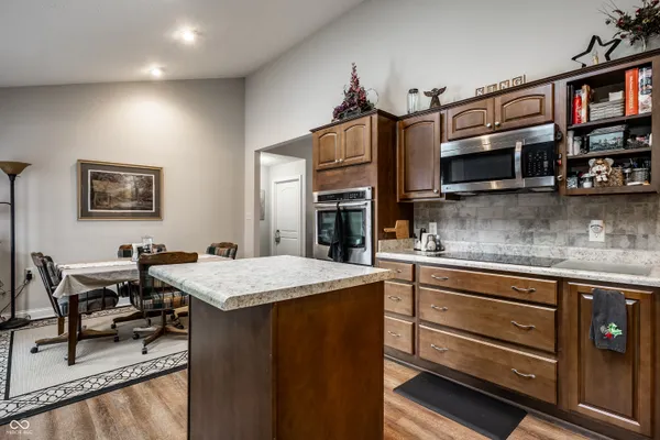 $425,000 | 6213 East US Highway 40, Greenfield, IN 46140