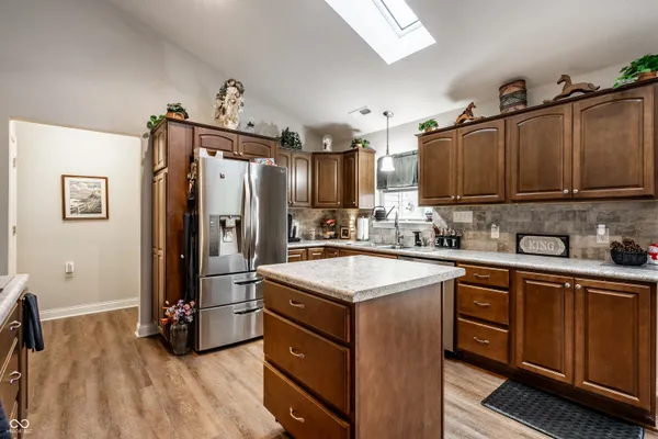 $425,000 | 6213 East US Highway 40, Greenfield, IN 46140