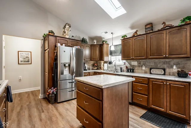 $425,000 | 6213 East US Highway 40, Greenfield, IN 46140