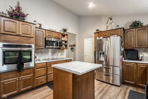 $425,000 | 6213 East US Highway 40, Greenfield, IN 46140