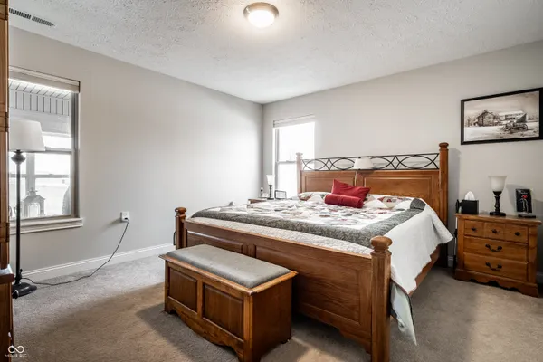 $425,000 | 6213 East US Highway 40, Greenfield, IN 46140