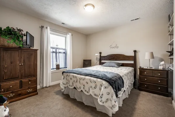 $425,000 | 6213 East US Highway 40, Greenfield, IN 46140