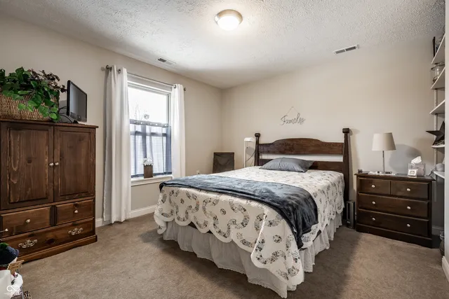 $425,000 | 6213 East US Highway 40, Greenfield, IN 46140