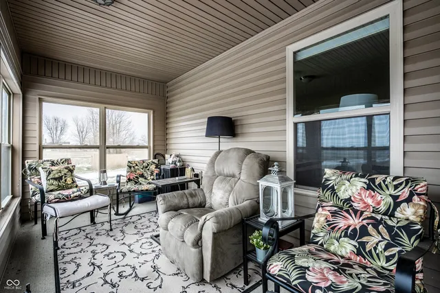 $425,000 | 6213 East US Highway 40, Greenfield, IN 46140