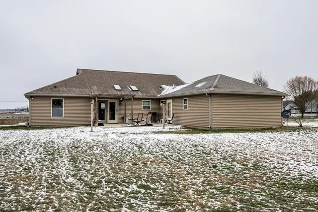 $425,000 | 6213 East US Highway 40, Greenfield, IN 46140
