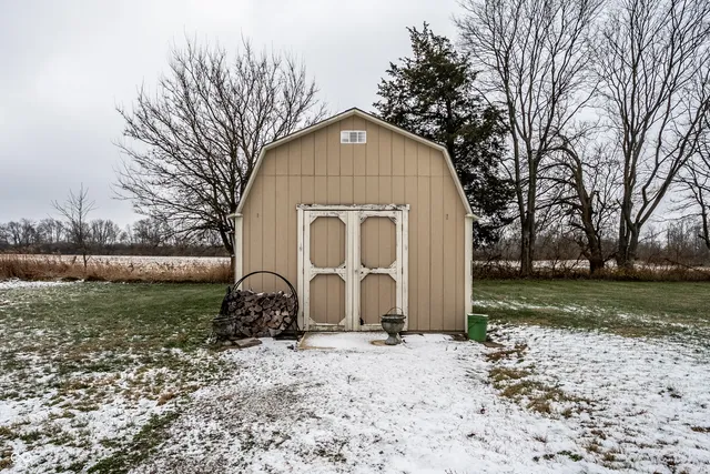 $425,000 | 6213 East US Highway 40, Greenfield, IN 46140