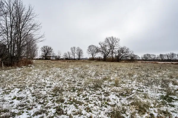 $425,000 | 6213 East US Highway 40, Greenfield, IN 46140